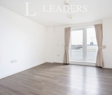 2 bedroom apartment to rent Nankeville Court, Guildford Road, GU22 - Photo 5