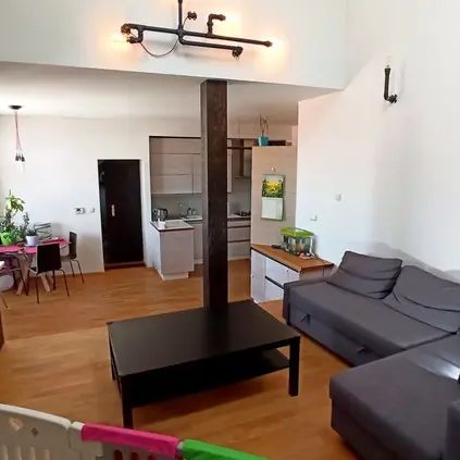 Krásný Vinohradský Loft 3kk s rohovou kupolí. - Photo 1