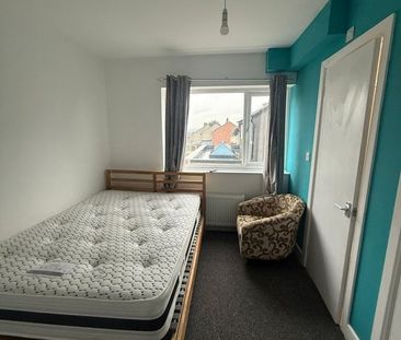 Room in a Shared House, Coberley Road, BS15 - Photo 1