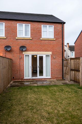 3 bedroom detached house to rent - Photo 2