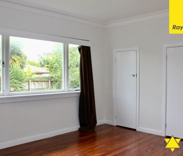 Discover your new home in the heart of Mount Roskill, Auckland! - Photo 4