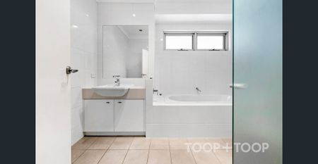 Entertainer's dream in the perfect location! - Photo 3