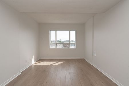 333 Sidney Belsey Cres. - Photo 3