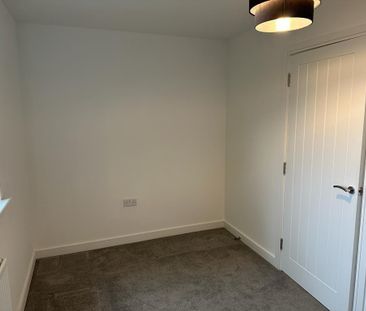 3 bedroom semi-detached house to rent - Photo 3