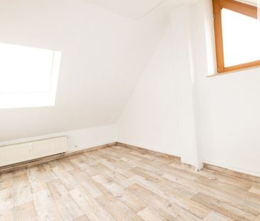 Gemütliche 4-Raum-Wohnung im Dachgeschoss im schönen Wohngebiet von... - Photo 3