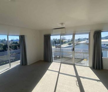 GREAT FAMILY HOME - Photo 3