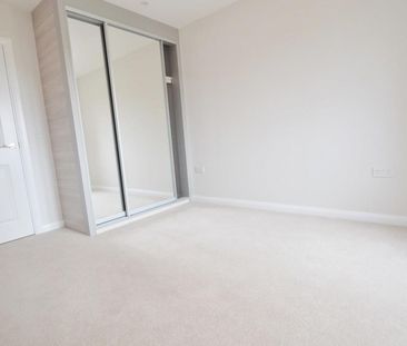 61 Chalvey Road East, Slough, Berkshire,SL1 - Photo 1