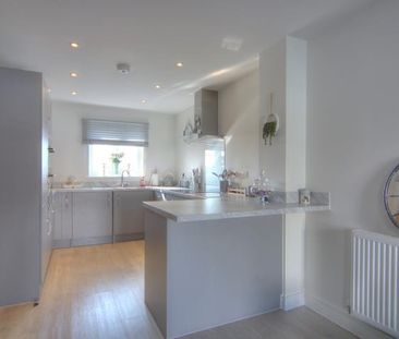 3 bedroom detached house to rent - Photo 4