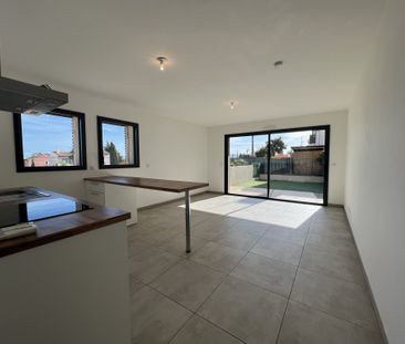 Location Appartement 2 pièces 50m² HYERES 83400 - Photo 5