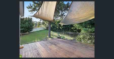 4 Bedroom Family Home with a View - 6 MONTH LEASE ONLY - Photo 4