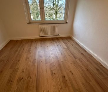 Komplett sanierte 2-Zimmer-Wohnung in Essen mit Balkon und viel Tag... - Photo 5
