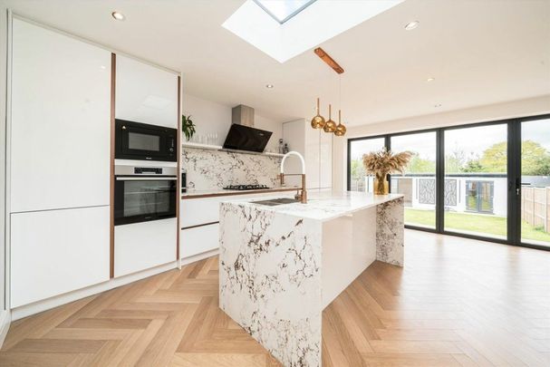 Hathaway Gardens, West Ealing, W13 - Photo 1