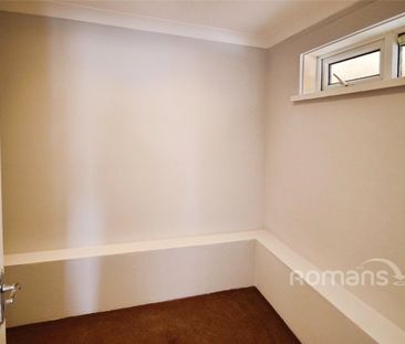 2 bedroom maisonette to rent - Photo 2