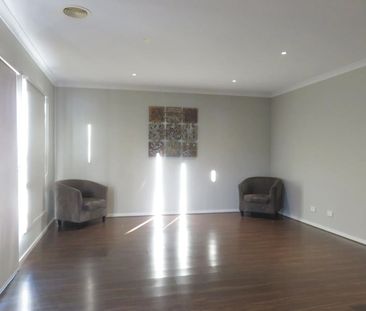 Modern Comfort in a Sought-After Craigieburn Pocket! - Photo 3