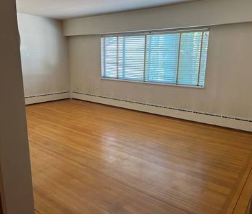 Large 1 Bdrm Apt, Oak & 16th, Westside - Photo 3