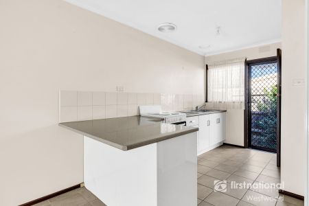 Neat & Cosy Unit! - Photo 4