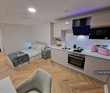 Studio to rent - Photo 5