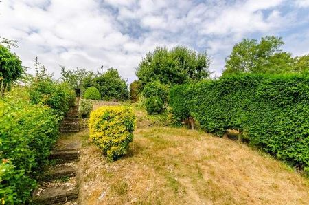 Guildford Park Avenue, Guildford, GU2 - Photo 4