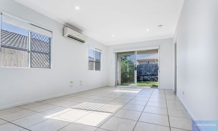 9 Mount Pleasant Street, Park Ridge QLD 4125 - House For Rent | Domain - Photo 2