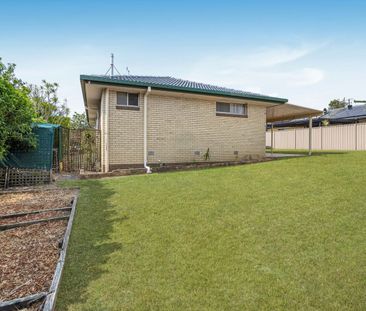 32 Sunbird Avenue, Paradise Point, Qld 4216 - Photo 4