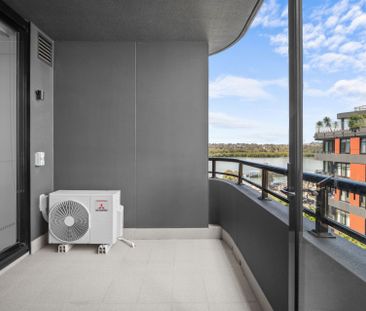 826/8 Lapwing Street, Wentworth Point - Photo 3