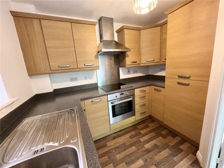 2 bedroom flat to rent - Photo 2