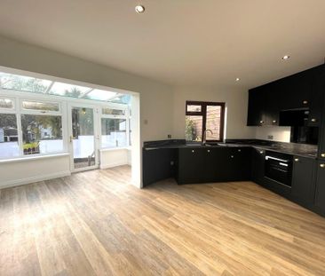 3 bedroom semi-detached house to rent - Photo 6