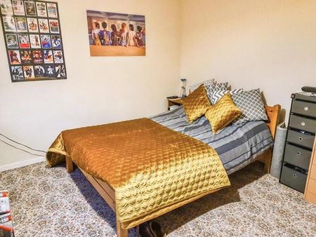 6 bedroom terraced house to rent - Photo 5