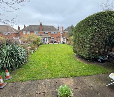 4 bedroom semi-detached house to rent - Photo 2