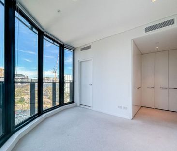 Executive Living&colon; Furnished 2 Bedroom &plus; Study Apartment ... - Photo 4