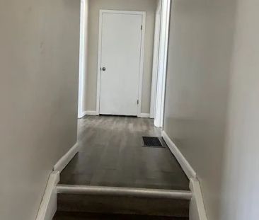 Detached Home For Lease | S9018349 - Photo 6