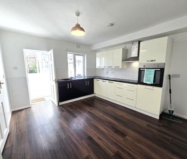 3 bedroom terraced house to rent - Photo 6