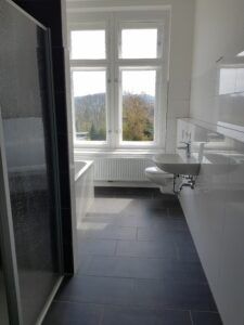 Straßberger Str. 76, Wohnung 3 ~~~ Einbauküche, Loggia, Bad mit Wanne und Dusche, Keller, Stellplatz - Photo 5