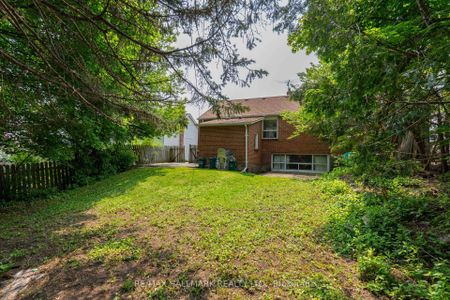 For Lease - 104 Highland Park (Main) Boulevard, Markham, Ontario - Photo 2