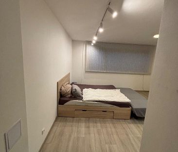 Pronájem bytu 1+kk 30 m² - Photo 1