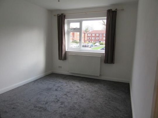 3 bedroom flat to rent - Photo 1