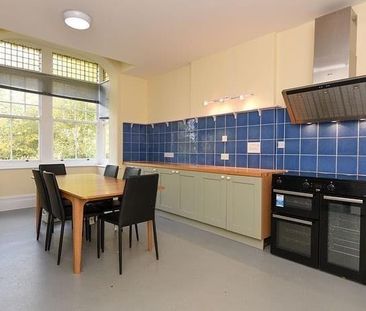 8 bedroom detached house to rent - Photo 5
