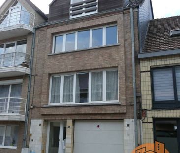 Ruim duplex appartement met 2 slpks, terras en kelder - Photo 2