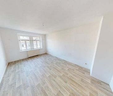 Charmante Dachgeschosswohnung mit Badewanne - Photo 2