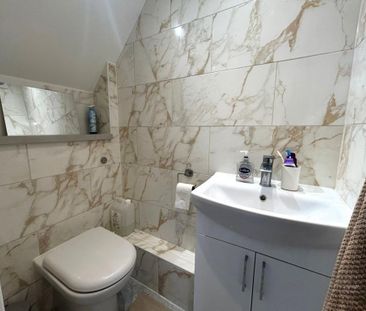 3 bedroom semi-detached house to rent - Photo 5