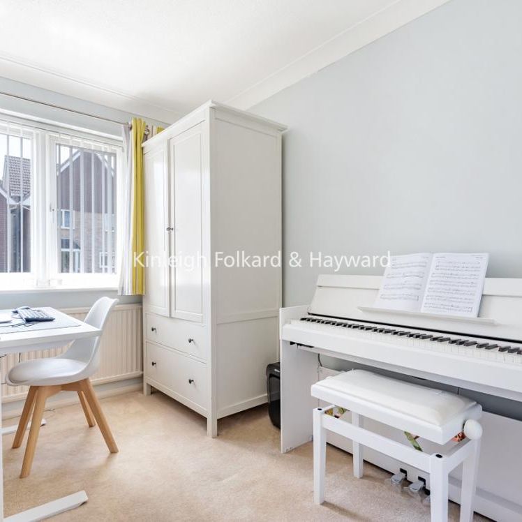 Rolvenden Gardens, Bromley BR1 - Photo 1