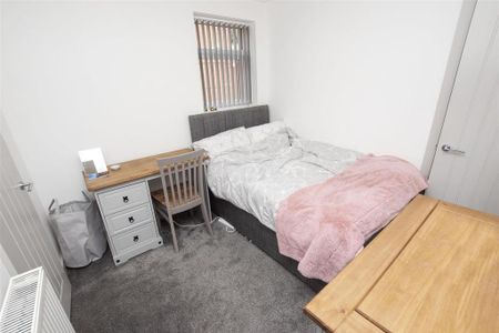 6 bedroom house to rent - Photo 3