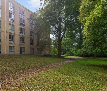 App. op 1e verd. met 2 slpk., terras, kelderberging en autostaanplaats - Foto 3