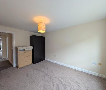 3 bedroom flat to rent - Photo 3