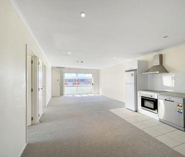 Stanhope Road - 3 Bedroom - 1 Bathroom - 2 Carparks - Photo 4