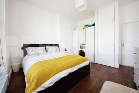 Amazing recently refurbished and spacious 1 bed on a premier rd in kentish town - Photo 4