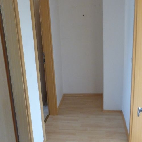 ID> ::: TOP gepflegte 1 Zimmerwohnung mit EBK, Tageslichtduschbad und Balkon in 60435 Berkersheim zu mieten - Photo 1