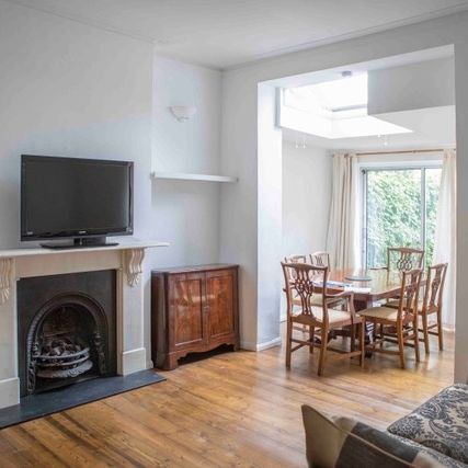 2 Bed Flat, Acton Lane, W4 - Photo 1