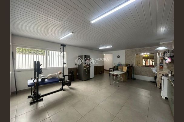 Casa com 4 quartos e 132m² para alugar em Harmonia, Canoas. - Photo 1