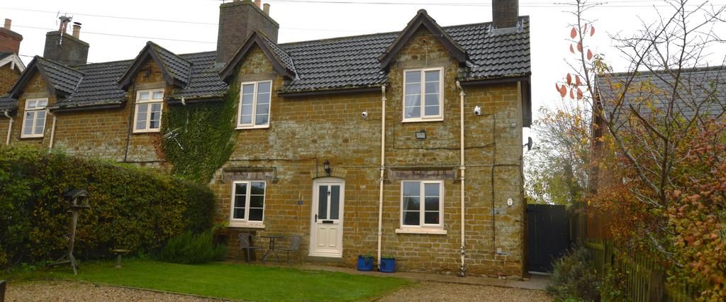 2 bedroom cottage to rent - Photo 1